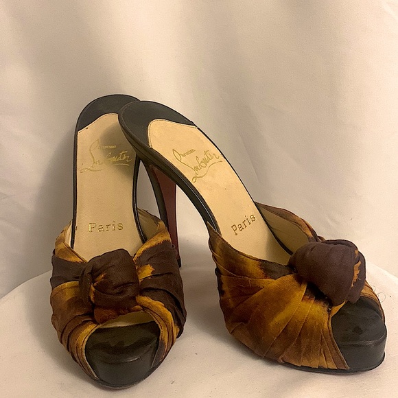 Christian Louboutin - Picture 1 of 2